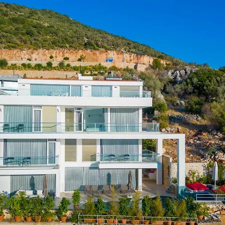 ヴィラ Lumineux Kalkan